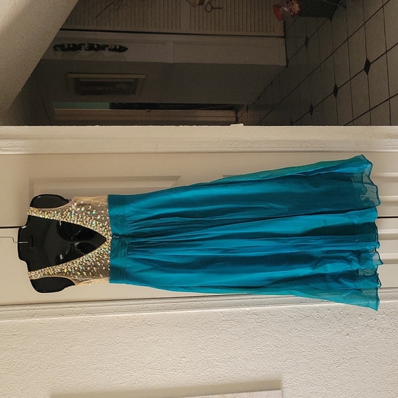 Night dress size large - Picture 3 of 7